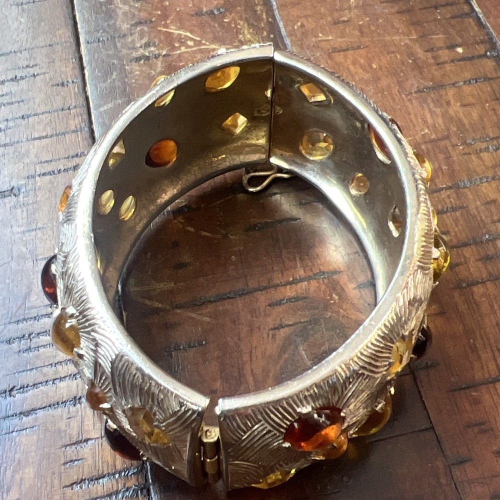 Vintage Multi-Color Cabochon Stones Gold Tone Bangle Bracelet - Picture 12 of 12